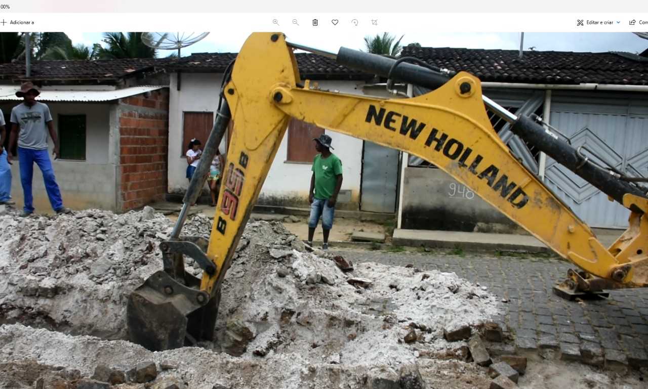 Camacã: Após 20 anos moradores das Casas Novas em Leoventura comemoram o início da obra de esgotamento sanitário
